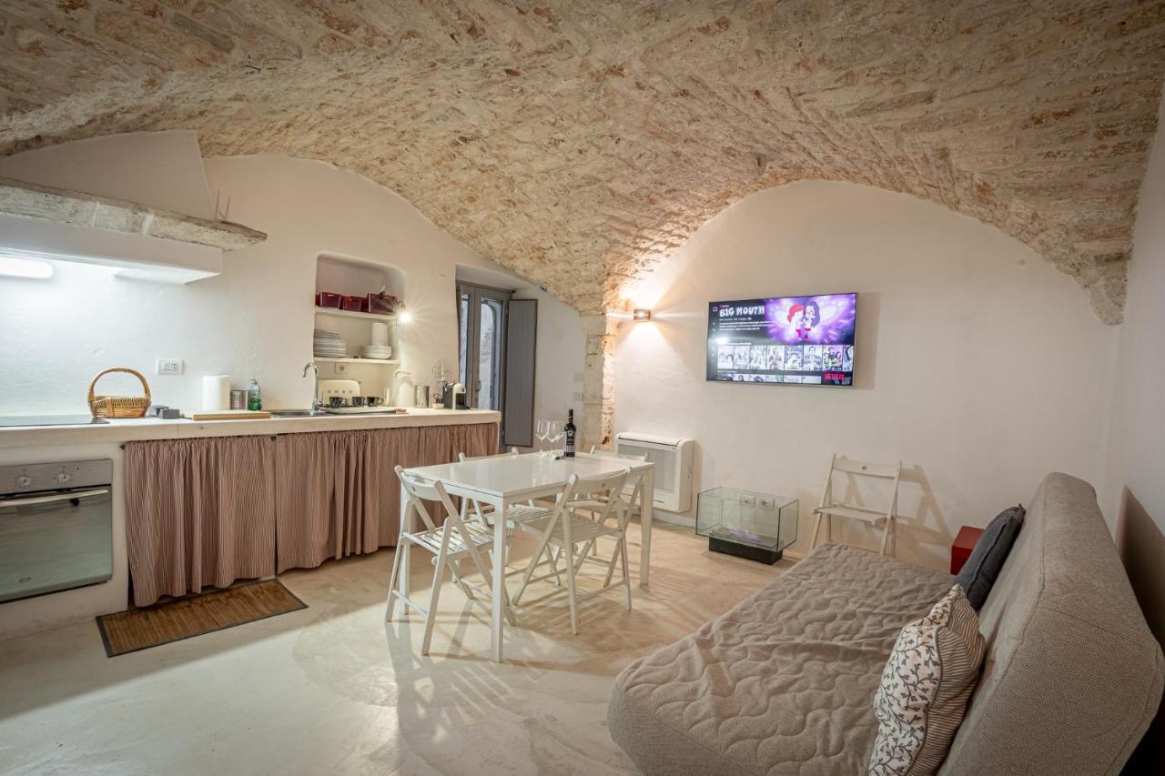 Vacation And Short Stay Suites & Apartments Ceglie - Celso Челье-Мессапика Экстерьер фото